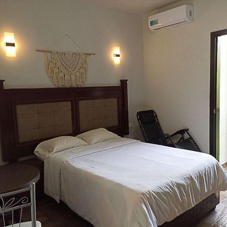 Hotel & Hostal 230 Валядолид Екстериор снимка