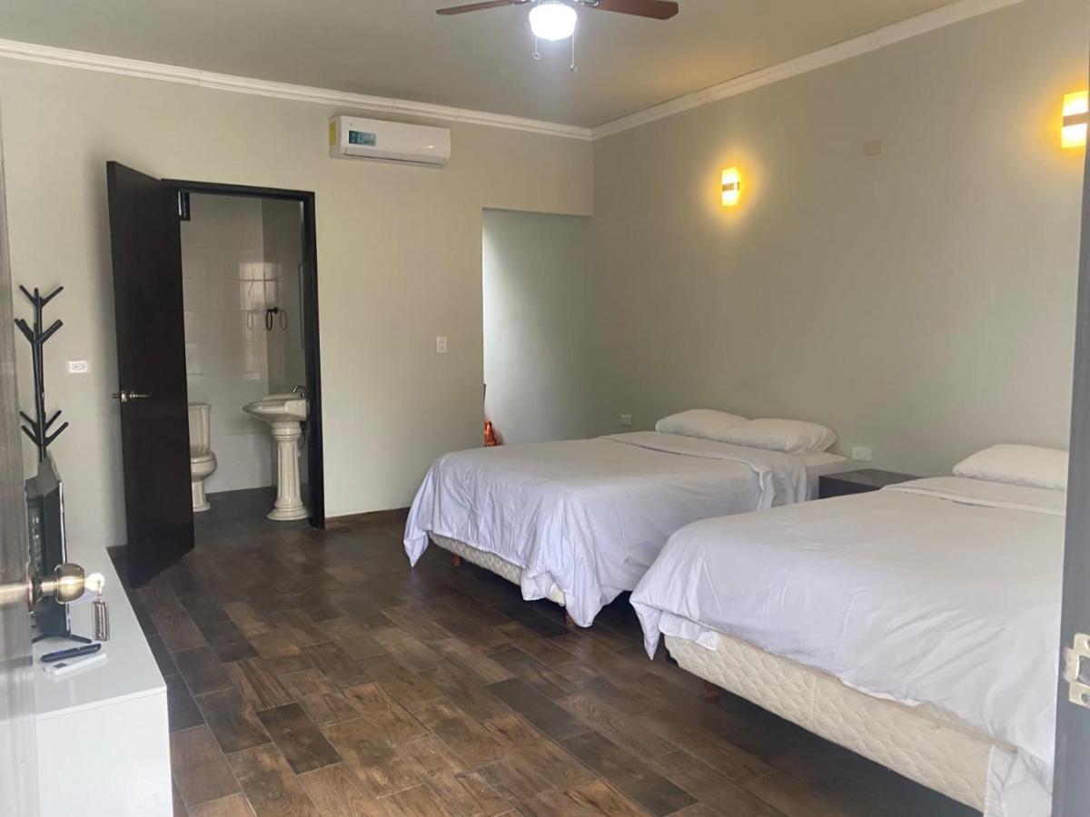 Hotel & Hostal 230 Валядолид Екстериор снимка