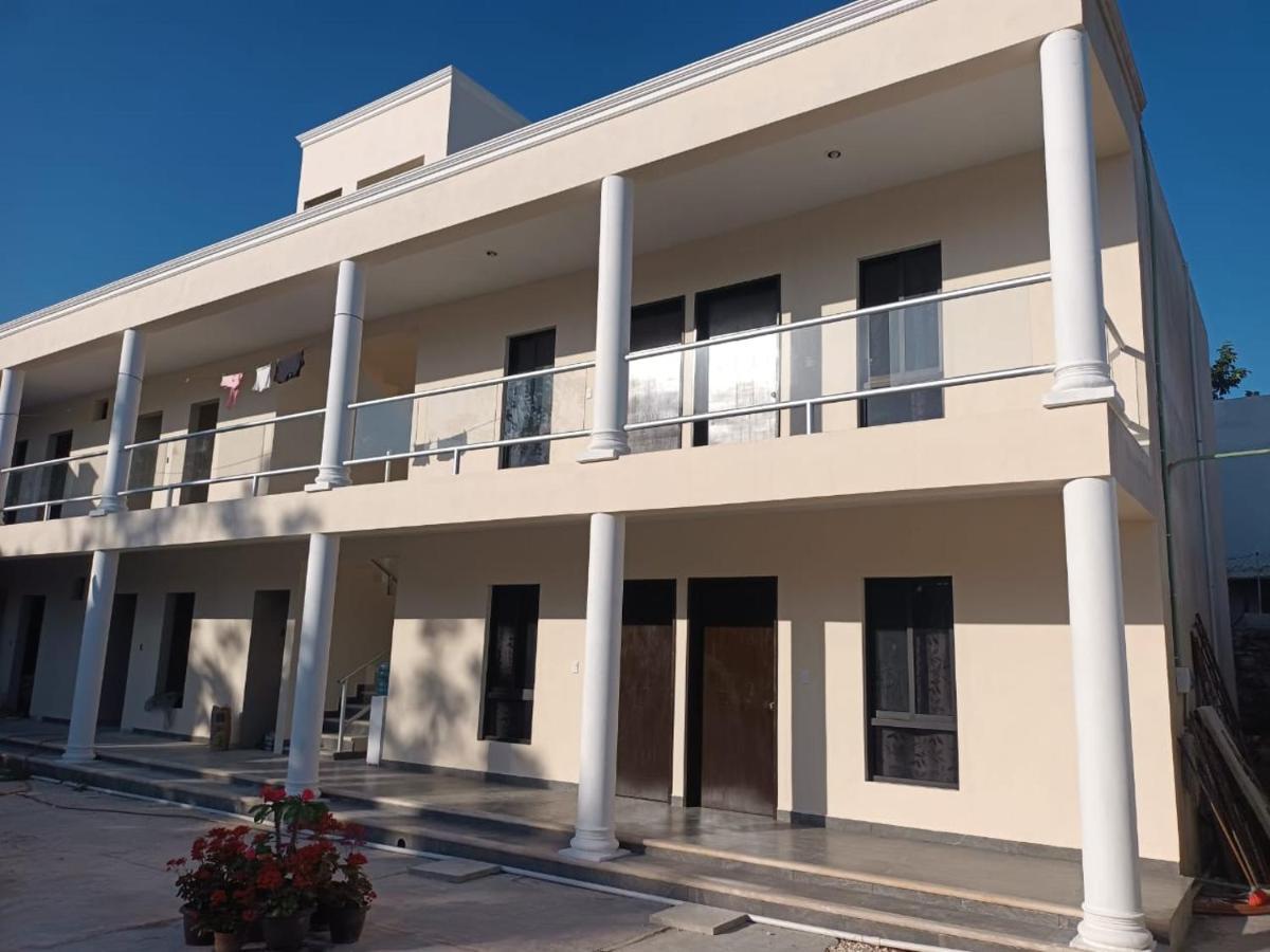 Hotel & Hostal 230 Валядолид Екстериор снимка